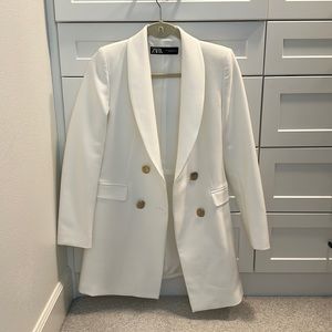 White small Zara blazer with gold buttons